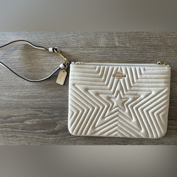 Coach Handbags - Coach Wristlet